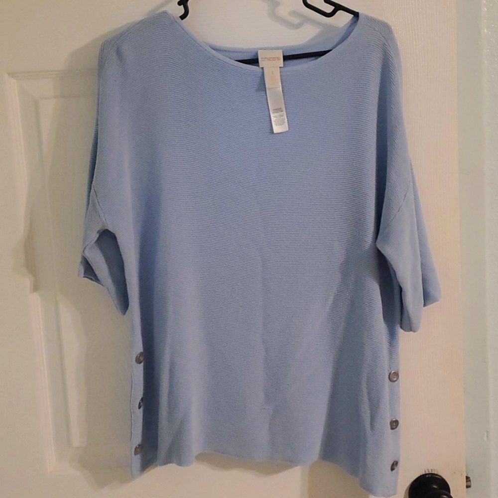 Sky blue chicos brand top with fun button detail on sides